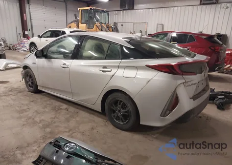 2018 Toyota Prius Prime Plus из США, поврежденный, VIN JTDKARFP0J3077630